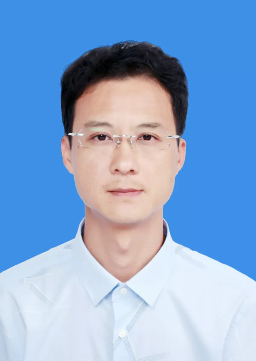 党委委员、副校长：杨青龙